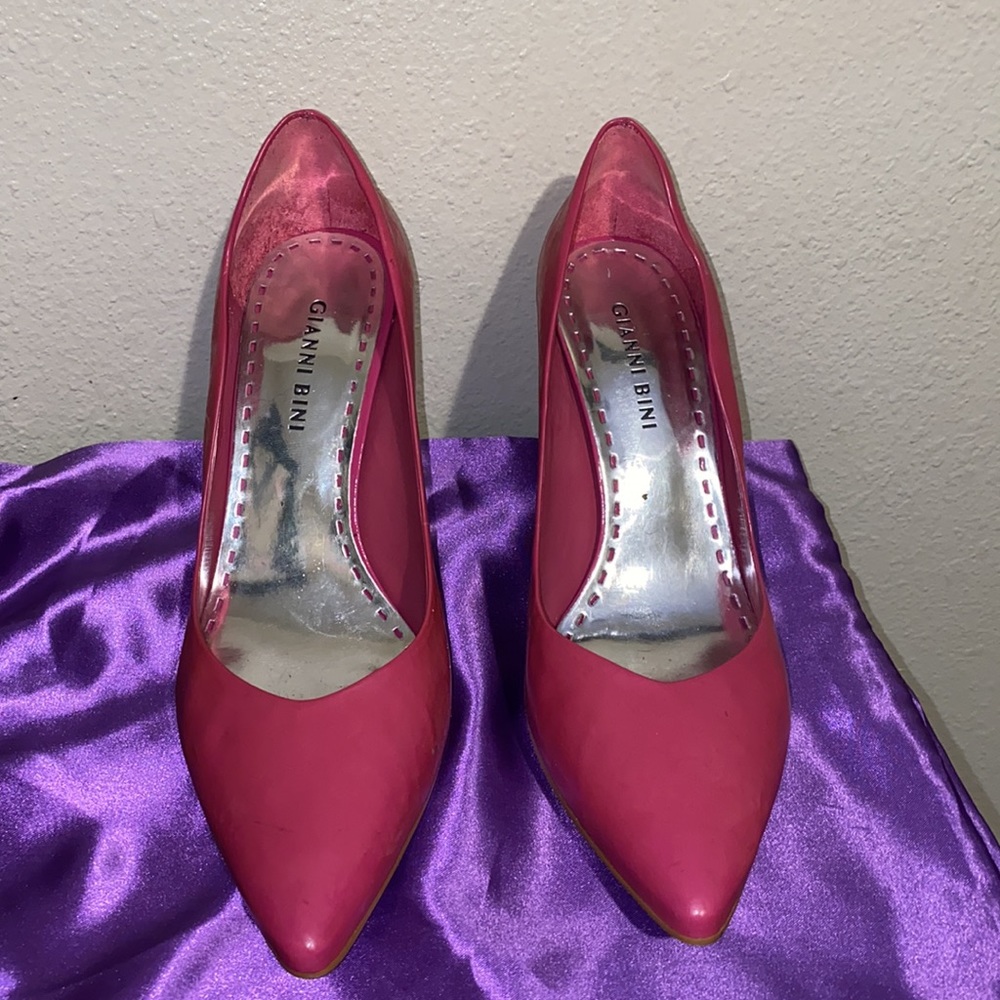 Heels - Picture 2 of 3